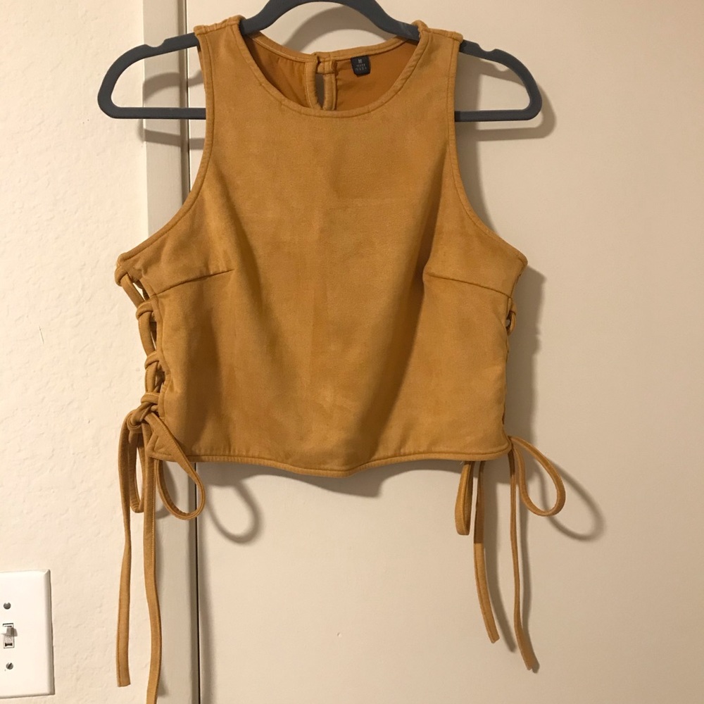 🍃🌼3/$20 Velvet Tank Top (M)